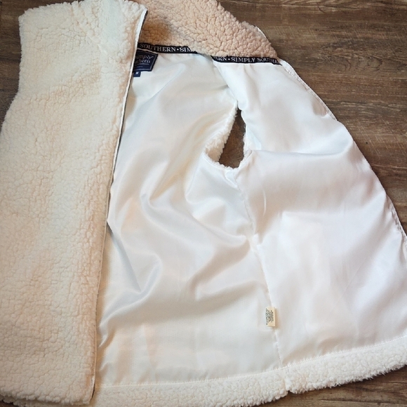 Simply Southern Cream Sherpa Vest Women's Size Medium Fully Lined - Picture 9 of 11